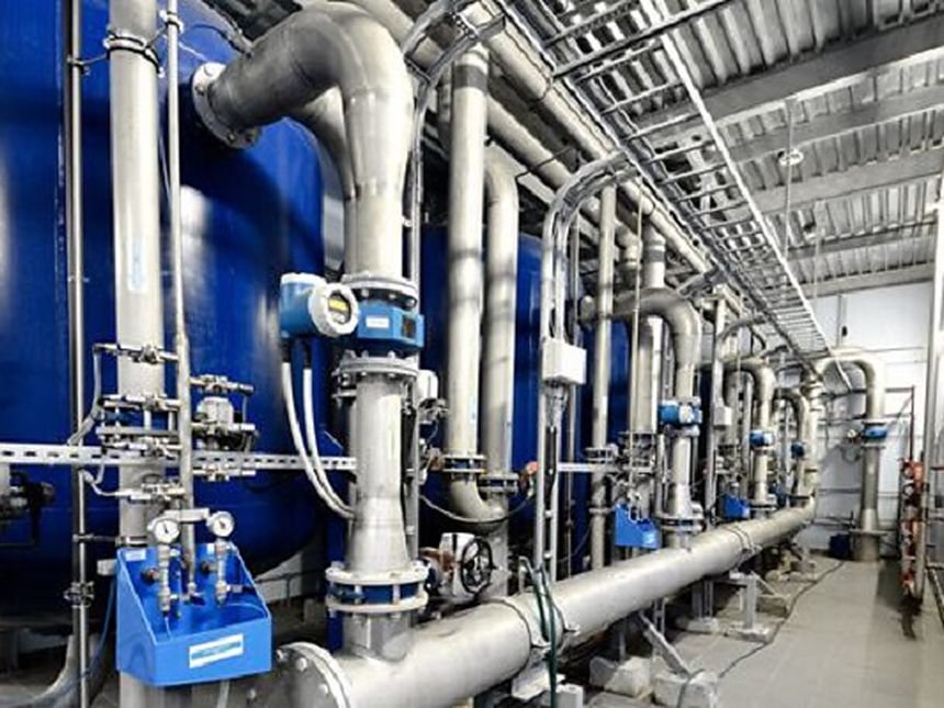 Disinfection and process pipework inside an Ion Agua treatment plant